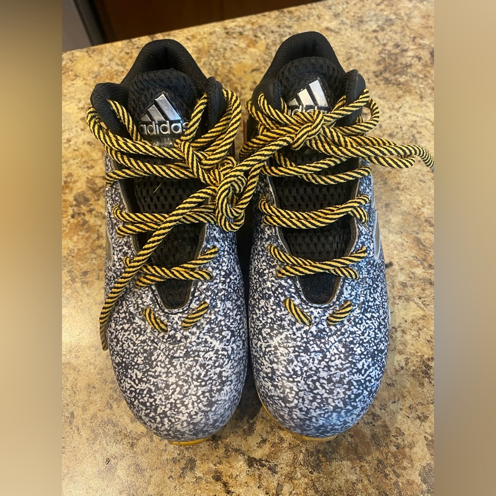 Boys adidas football cleats … in very good shape!